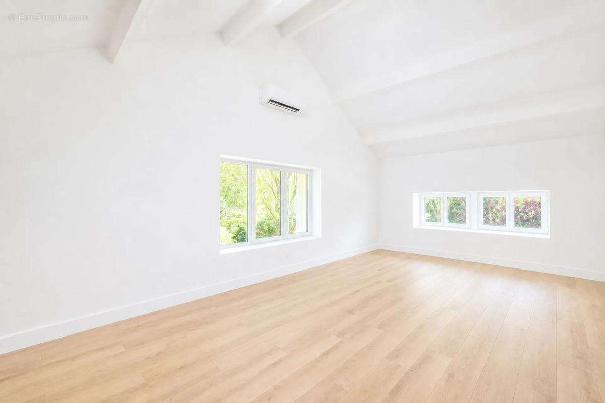 Maison rénovée de 192 m² à Neauphle-le-Vieux - photo 24