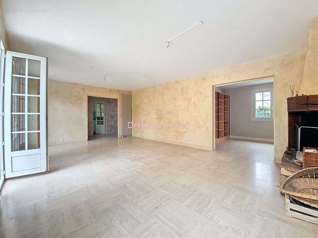 Maison à SAINT-CHERON