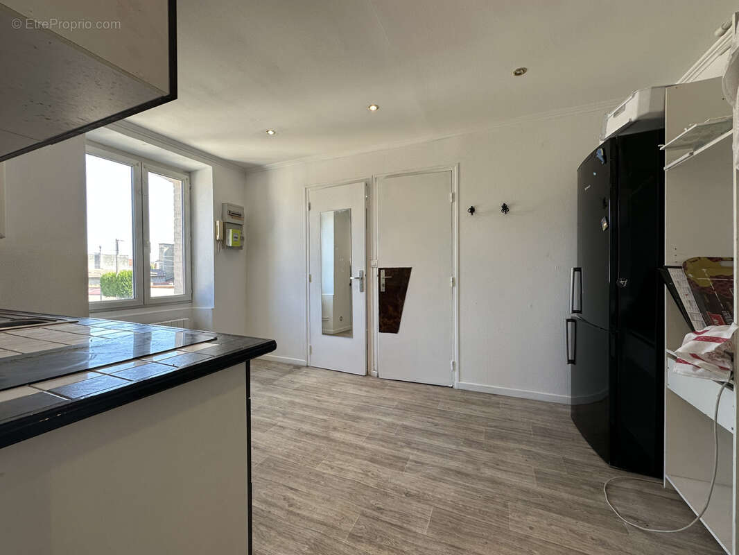 REIMS - Immeuble 3 appartements secteur CERNAY / HENRI BARBUSSE - photo 6