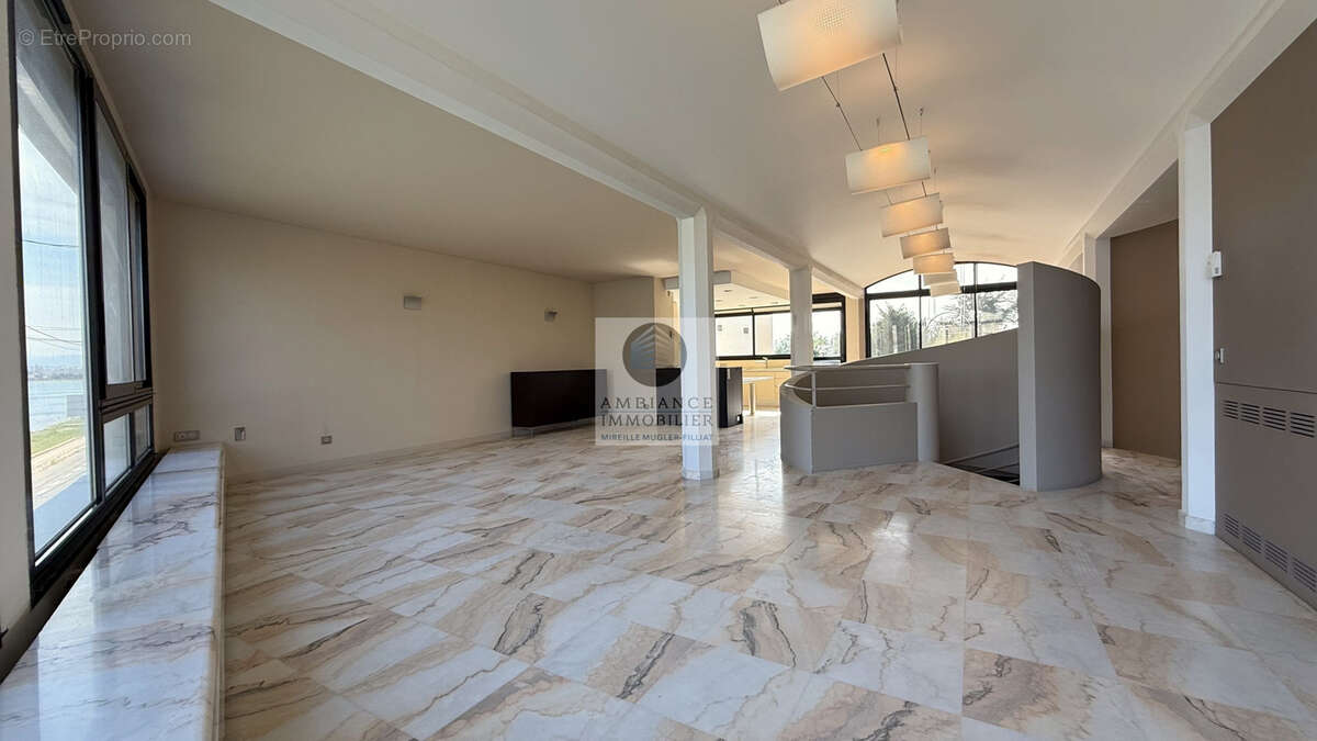 Maison à TOURNON-SUR-RHONE