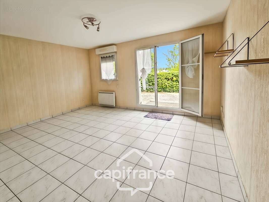 En plein cœur de Villenoy – Studio en rez-de-jardin avec stationnement - photo 5