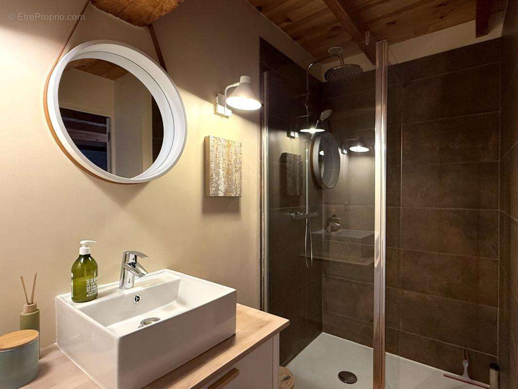 Maison à NANTEUIL-AURIAC-DE-BOURZAC