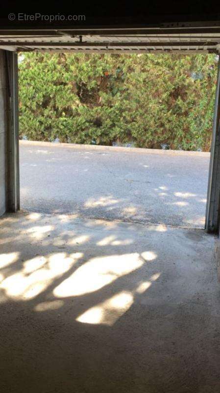 Parking à MARSEILLE-9E