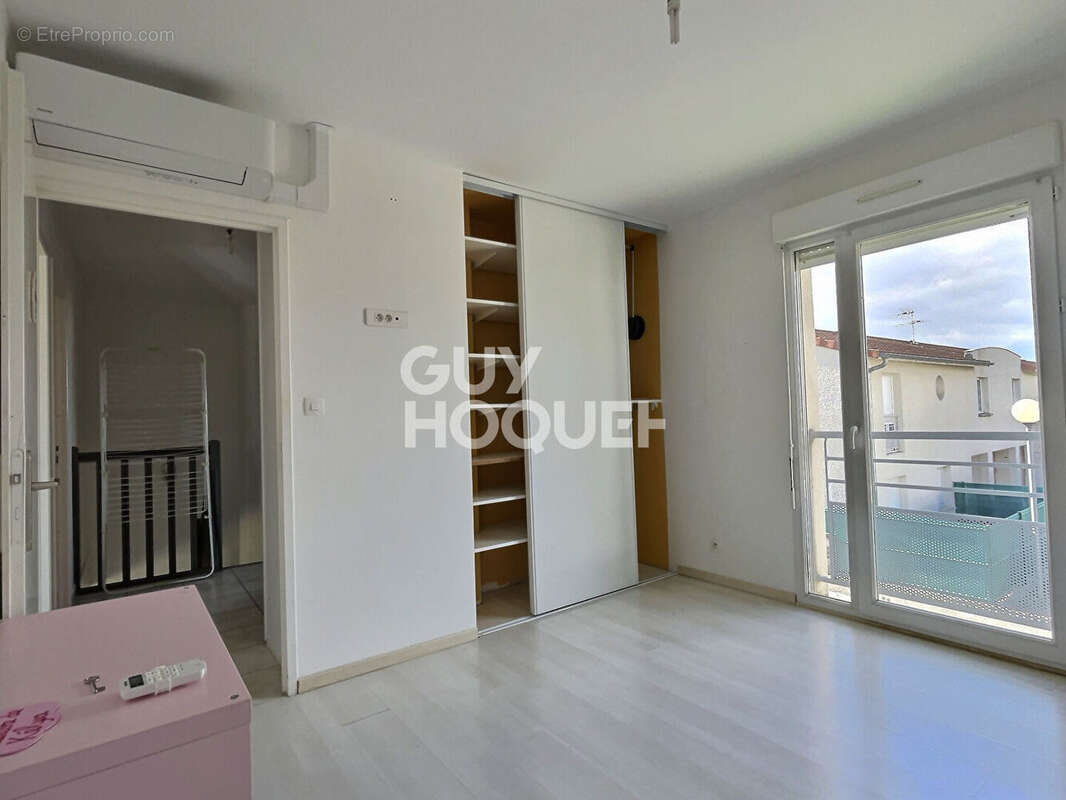 Appartement à SAINT-BONNET-DE-MURE