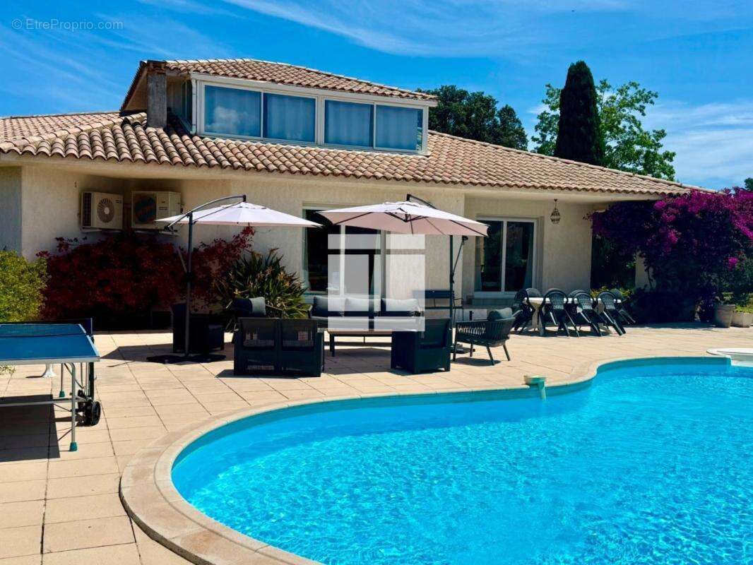 Charmante villa de 167m2 avec piscine édifiée sur un terrain de 2 722m2 - photo 19