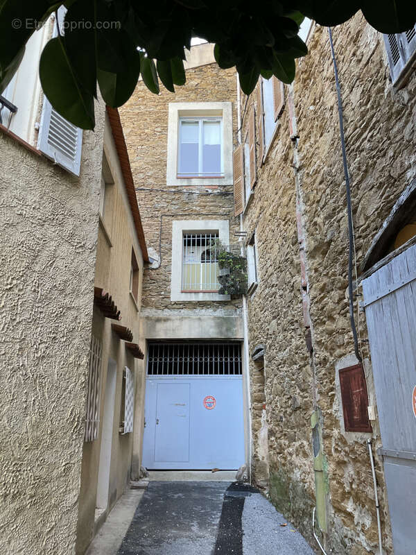 Appartement à BORMES-LES-MIMOSAS