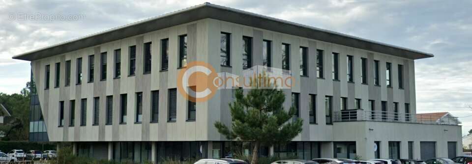 Commerce à LA TESTE-DE-BUCH