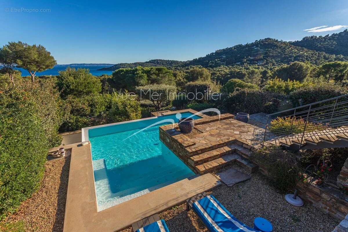 Domaine privé du Gaou Bénat – Élégante villa en pierre avec vue mer et piscine - photo 2