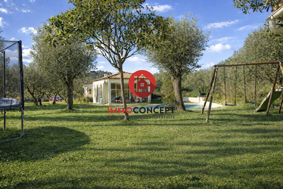 Maison à SAUVETERRE