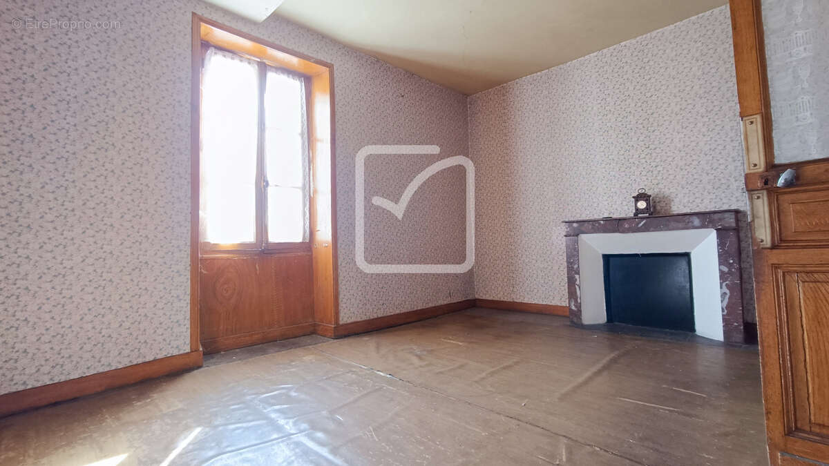 Maison à NEGRONDES