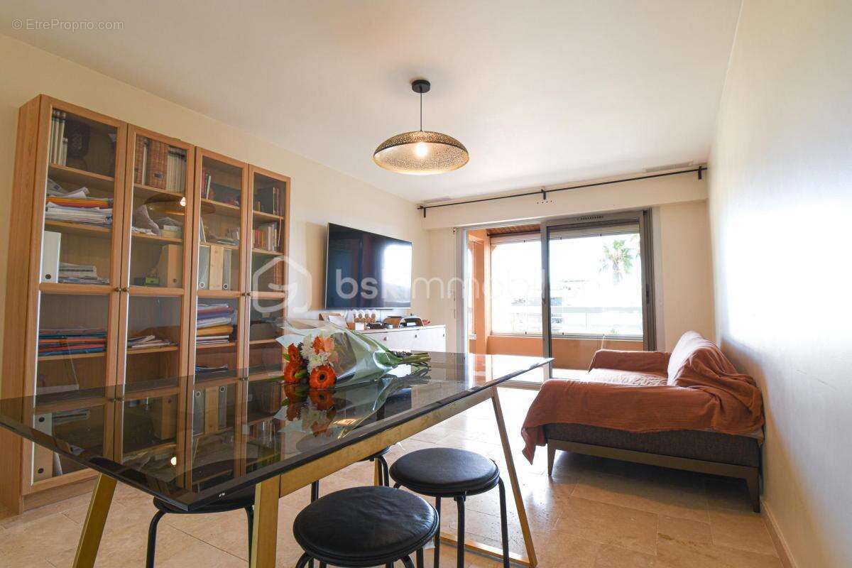 A la vente T3 entièrement rénové au 3ème et dernier étage! - photo 7