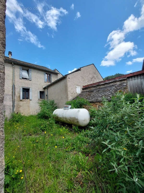 Maison à MELAGUES