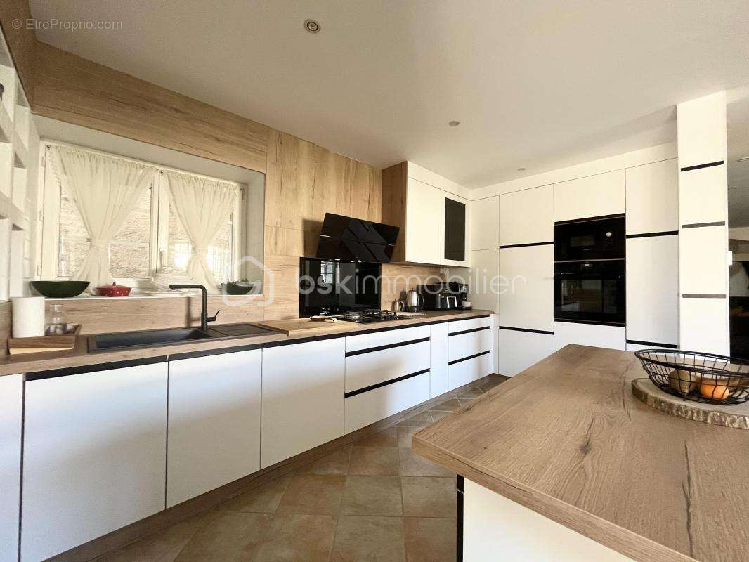 Maison à PEYZIEUX-SUR-SAONE