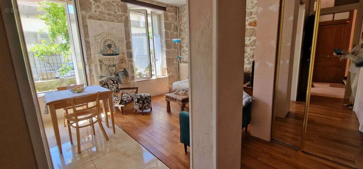 Appartement à ROQUEBRUNE-CAP-MARTIN