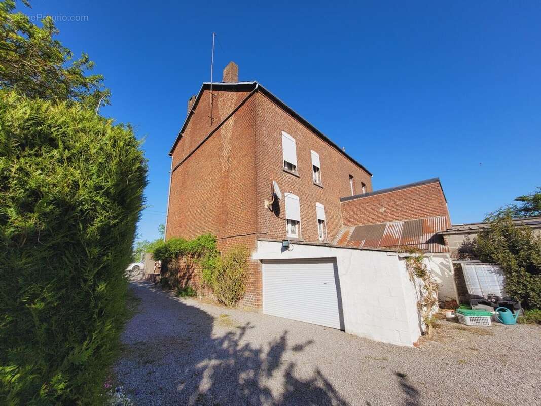 Maison à AVESNELLES