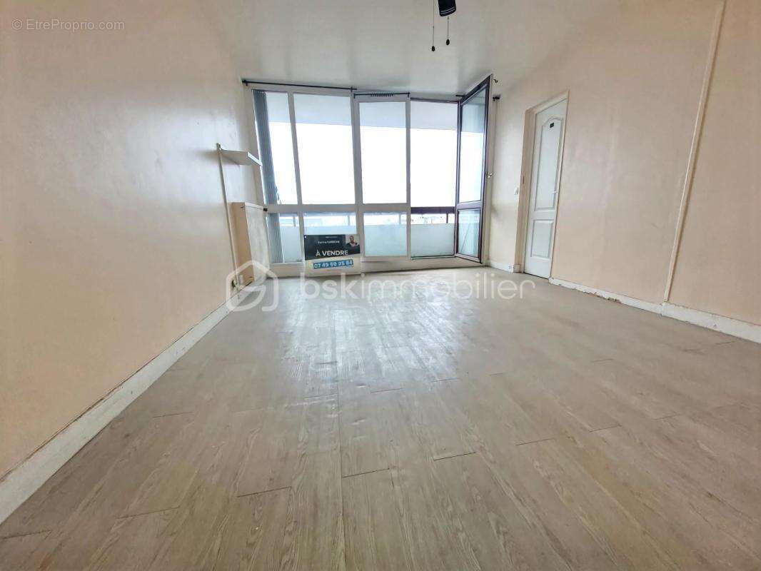 Appartement à AUBERVILLIERS