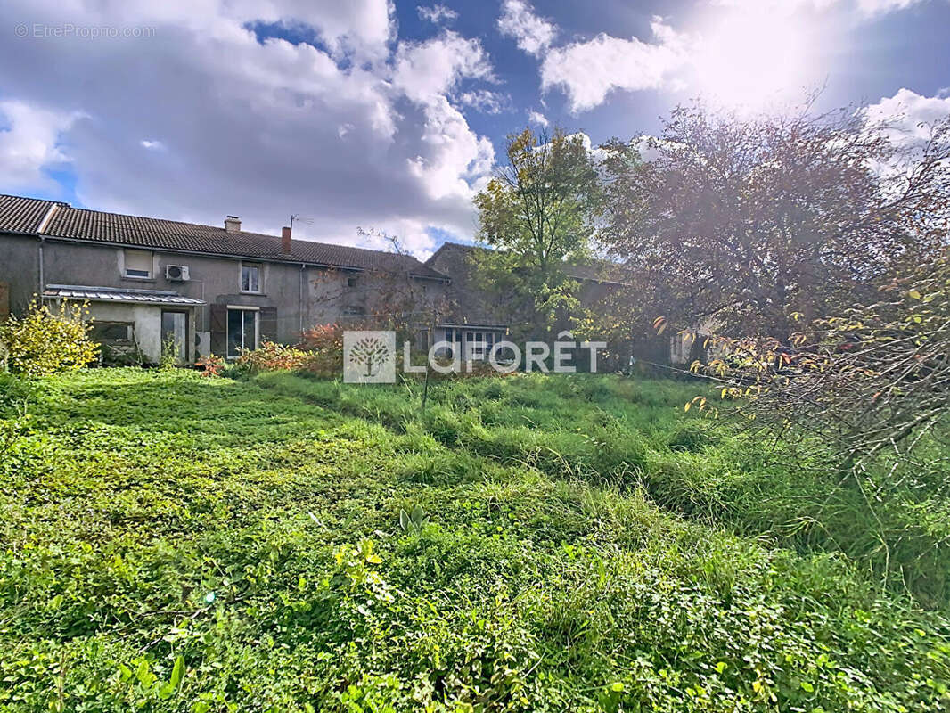 Maison à CERISIERES