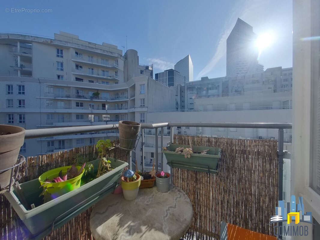 Appartement à COURBEVOIE