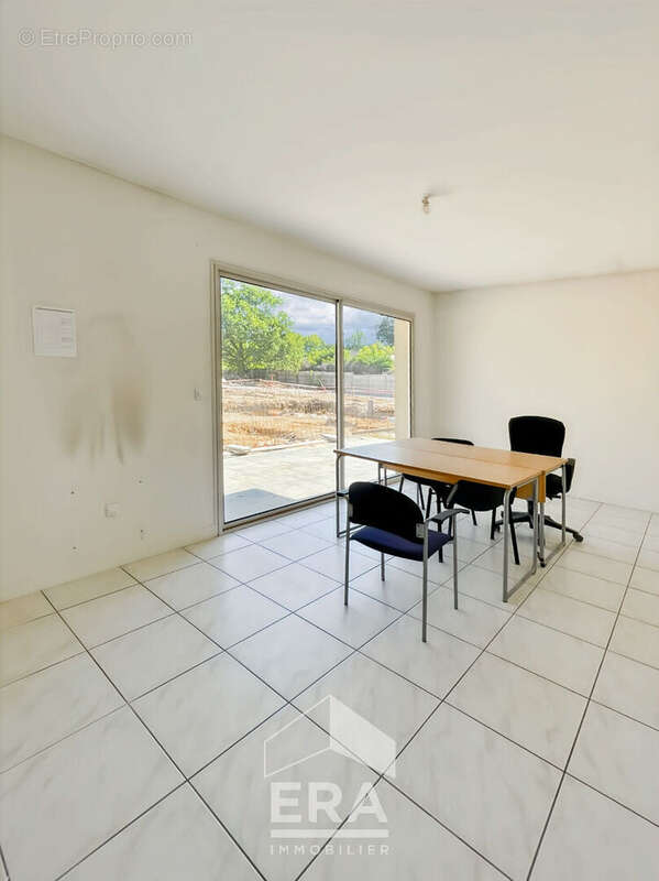 LE TAILLAN MEDOC - 33320 - Proche Blanquefort - Maison de plain-pied 120 m² avec jardin 450m² sans vis-à-vis - photo 8
