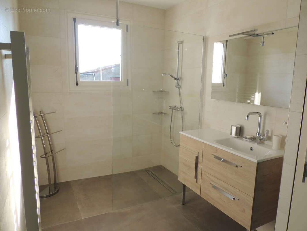 Maison à SAINT-MARTIN-DES-NOYERS