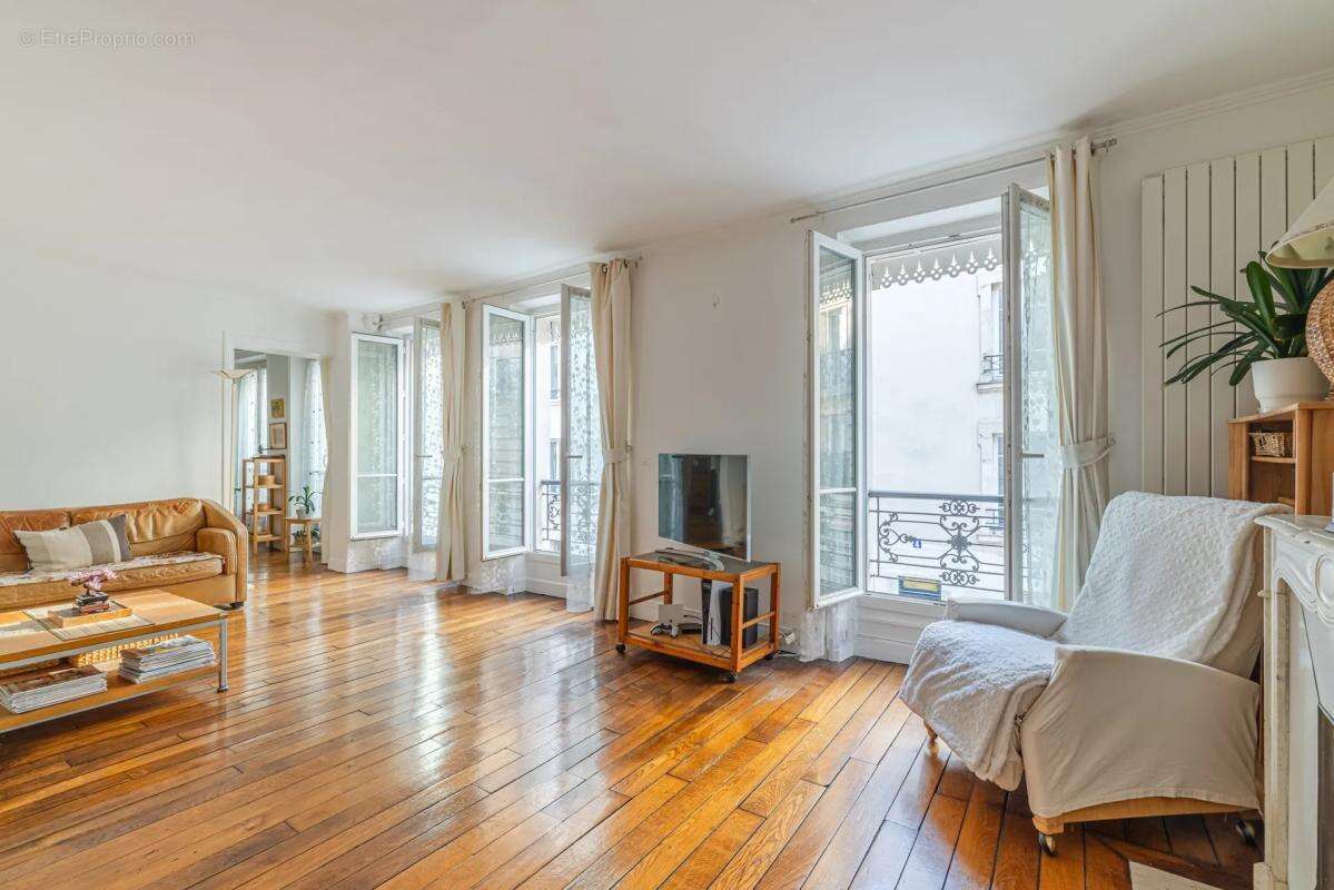 Appartement à PARIS-18E