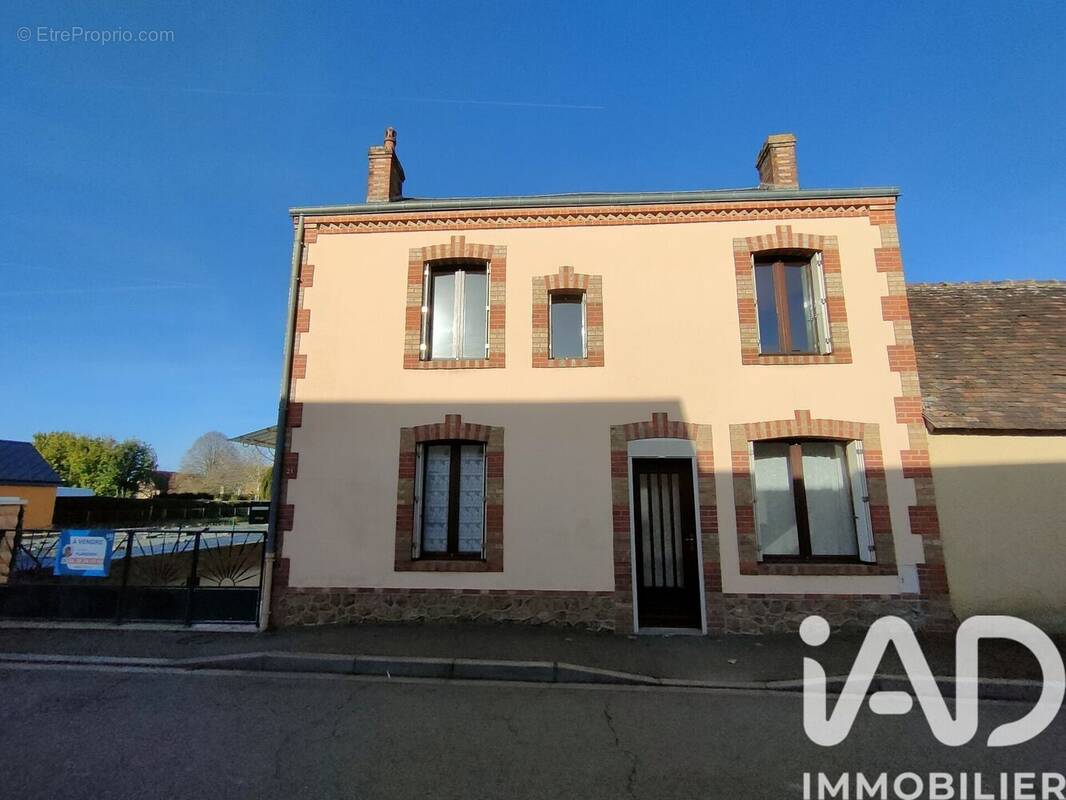 Photo 1 - Maison à SAINTE-CEROTTE
