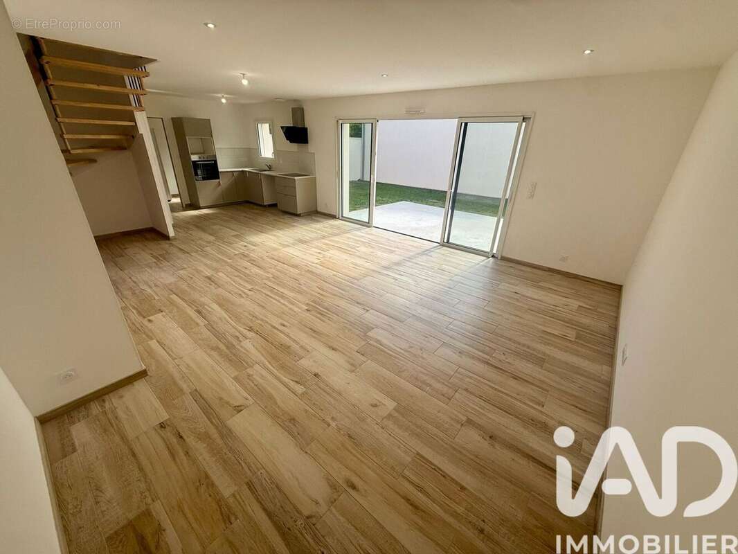 Photo 3 - Maison à SAINT-JULIEN-DE-CONCELLES