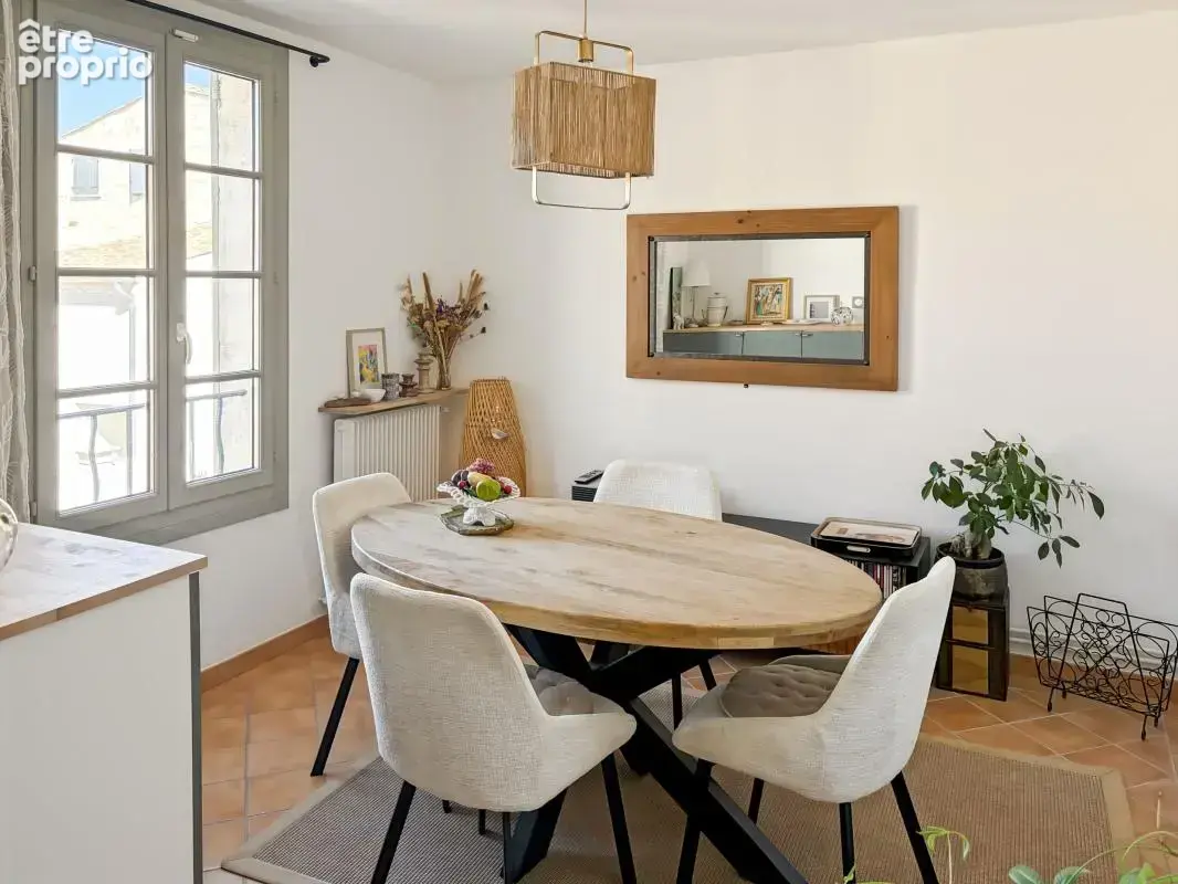 À Vendre à Uzès- Appartement T4 70m2 avec stationnement - photo 4