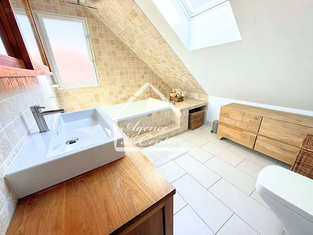 Maison à L'HAY-LES-ROSES