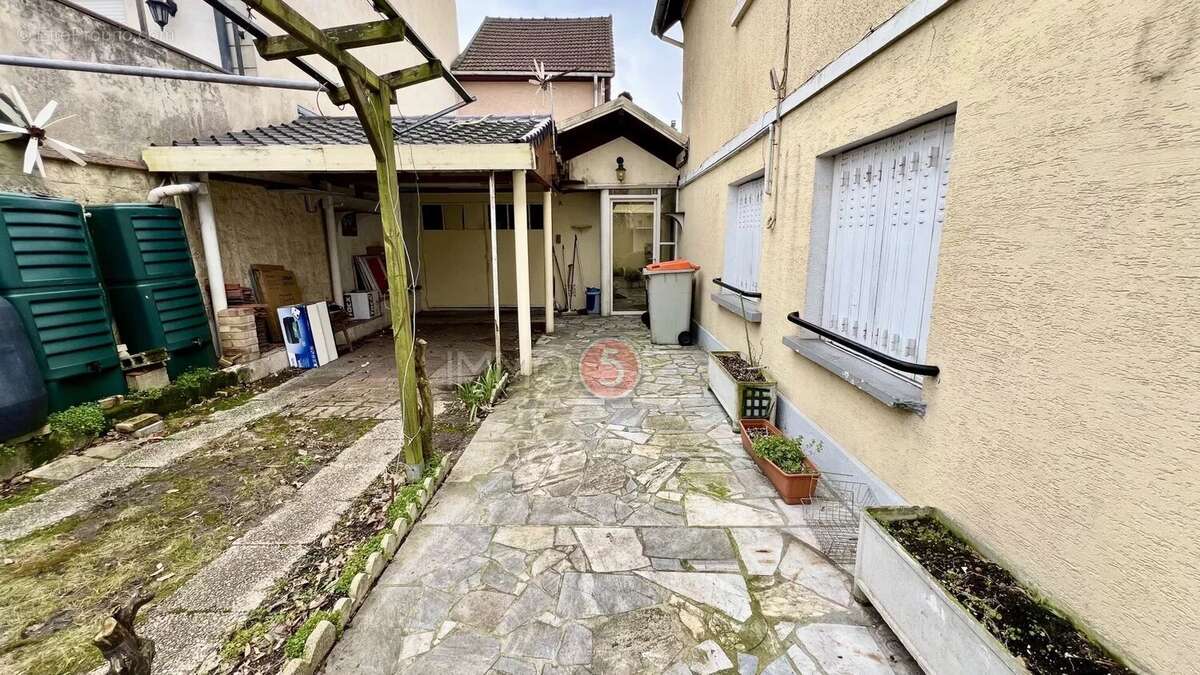 Maison à VILLEMOMBLE