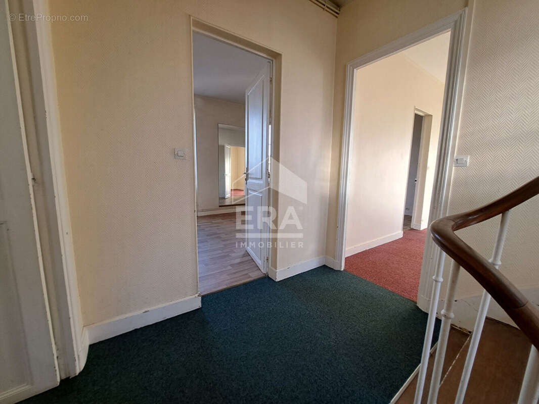 locaux commerciaux / appartement / maison 145 m2 - photo 9