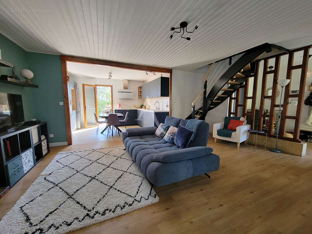 Maison à SERRES-CASTET