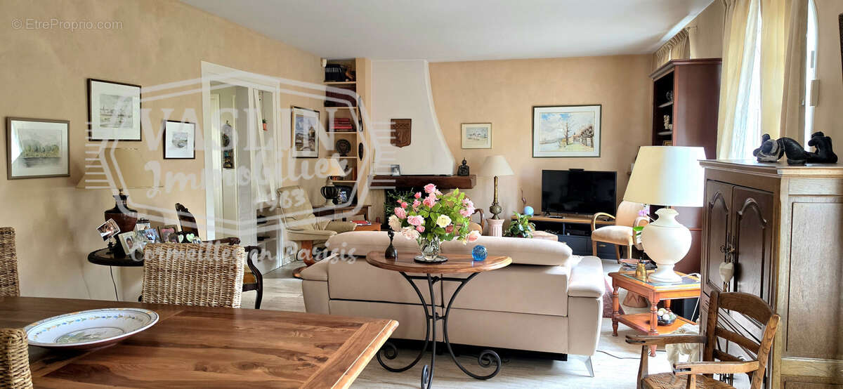 Maison à LA FRETTE-SUR-SEINE