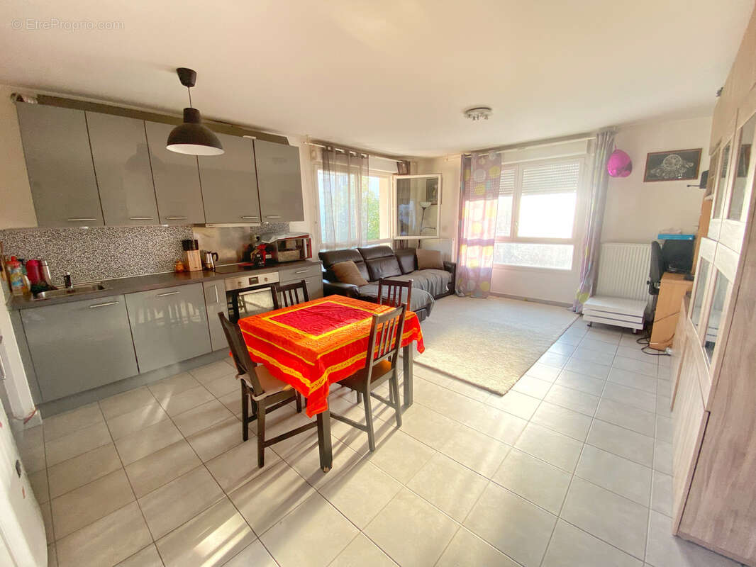 Appartement à SAINT-FONS