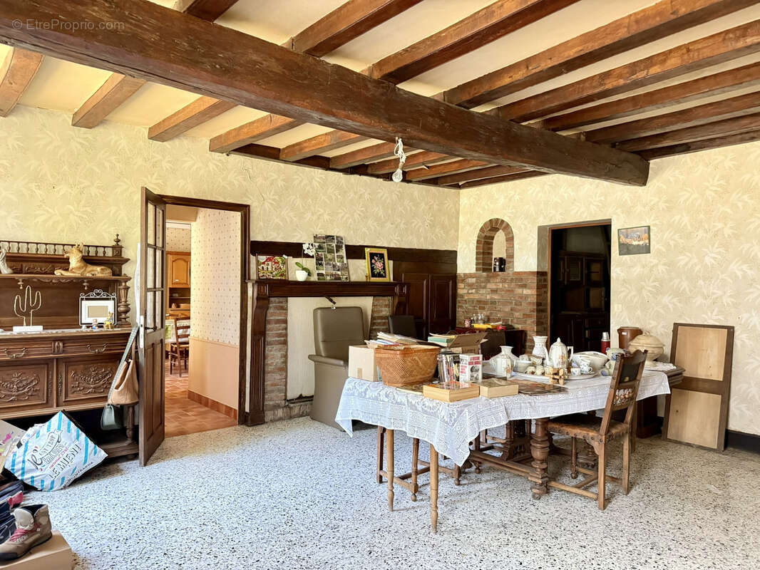 Crésantignes - Corps de ferme avec maison d'habitation 125m2 et dépendances - photo 3