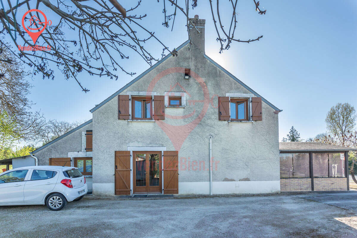 Maison à SAINT-DOULCHARD