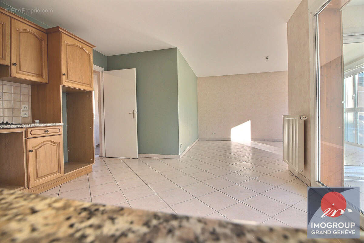 Appartement La Roche Sur Foron 3 pièce(s) 62.39 m2 - photo 2