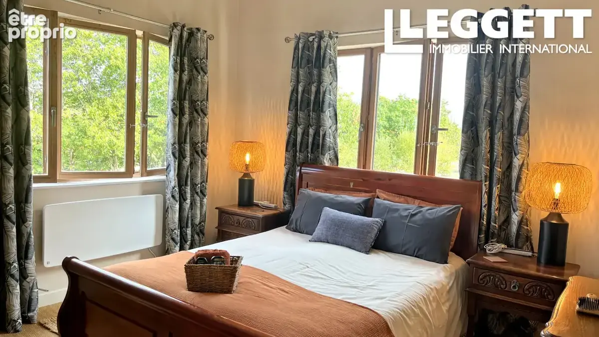Maison de 4 chambres en plein pied sur 9300m² de terrain avec piscine et terrasse - photo 6