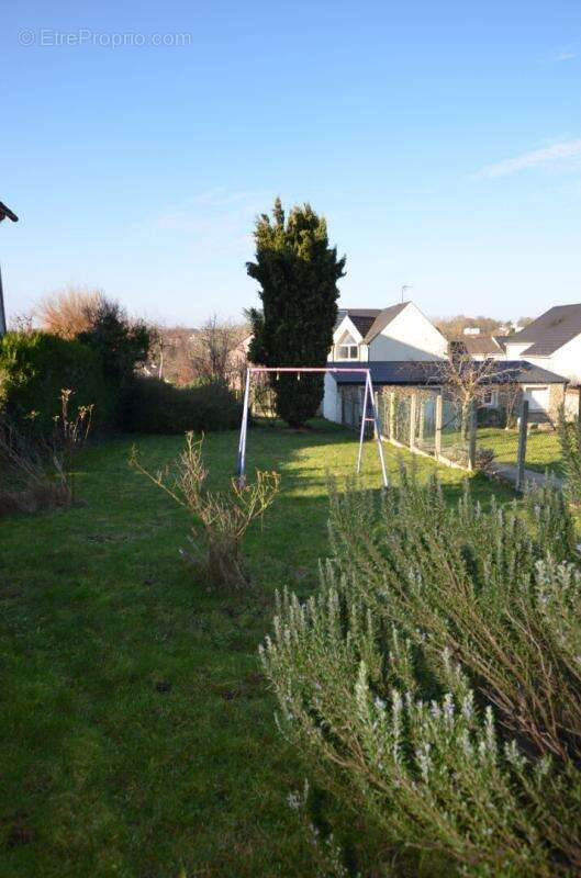 Maison à SAINTE-GENEVIEVE-DES-BOIS