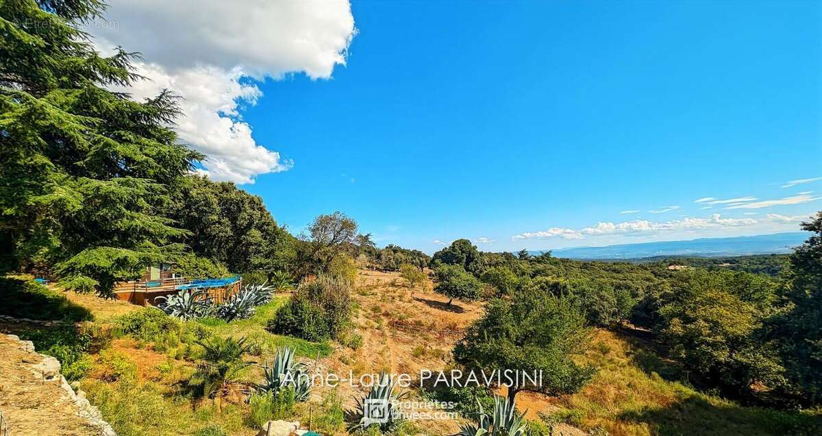 Maison, gîte indépendant et écuries sur 12 000 m² avec vue panoramique - photo 17