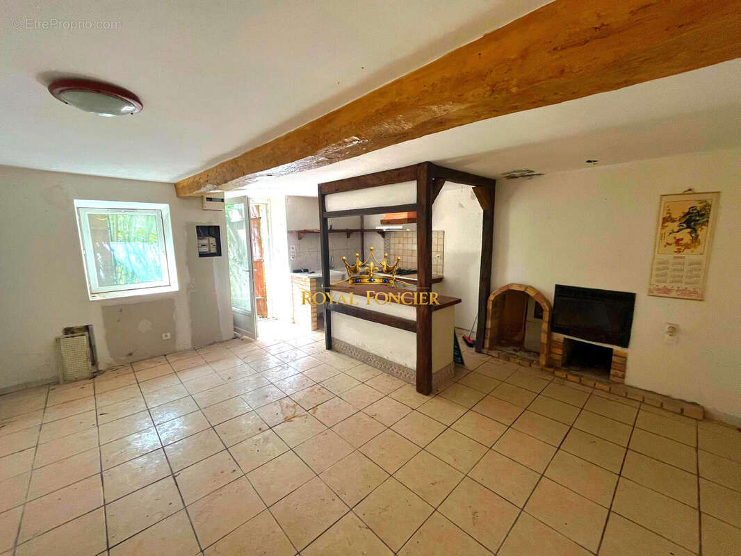 Maison 45 m² à La Celle-Guenand  - photo 4