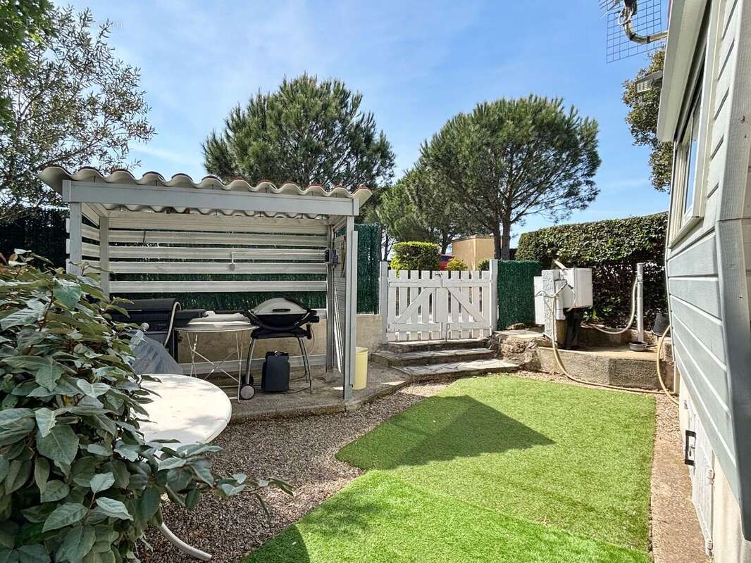 Maison à ROQUEBRUNE-SUR-ARGENS