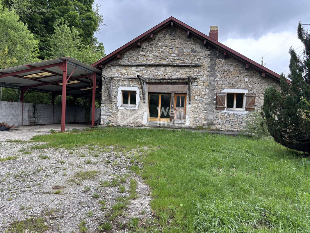 Maison à CHAMPFROMIER