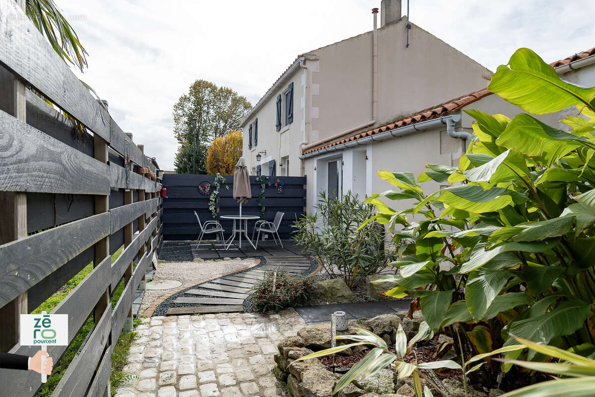 Maison à MOUZEUIL-SAINT-MARTIN