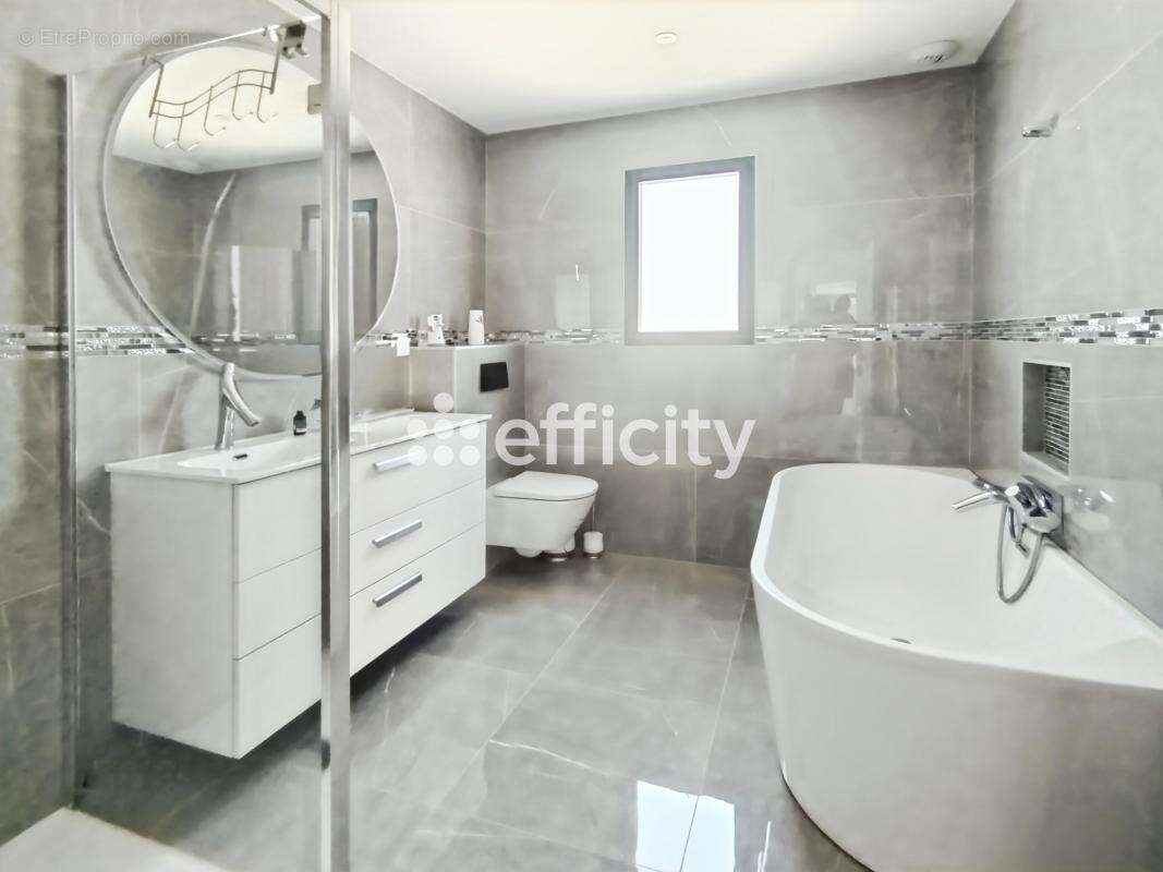 Maison à DOMPIERRE-SUR-MER