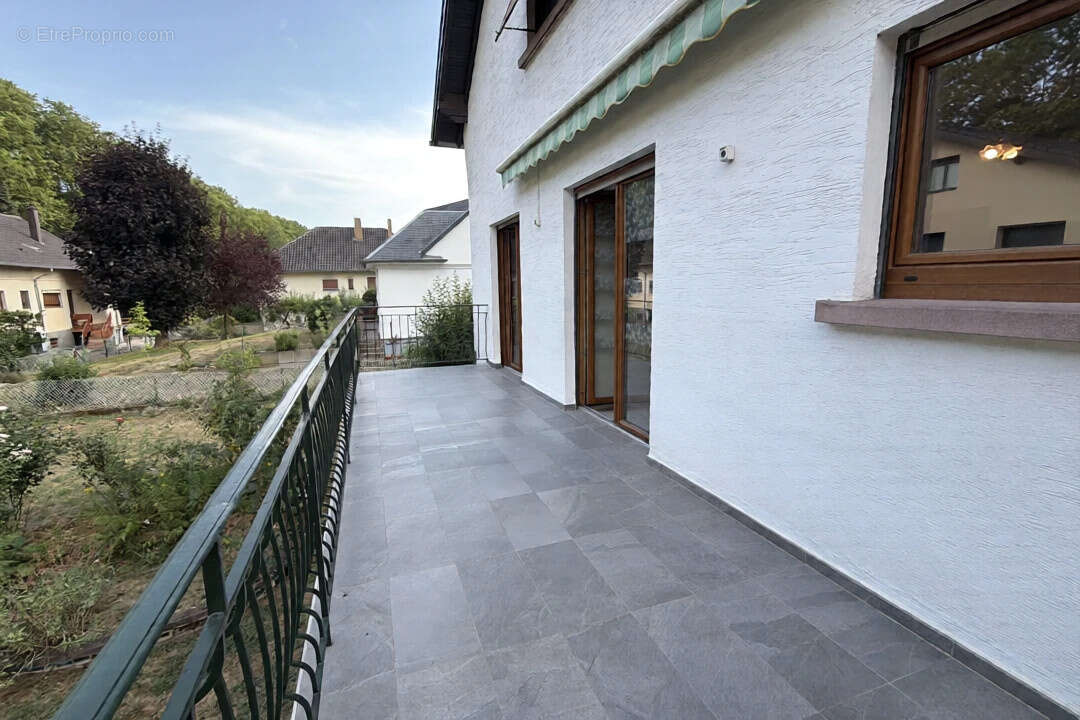 Une maison familiale aux multiples possibilités ! - photo 6