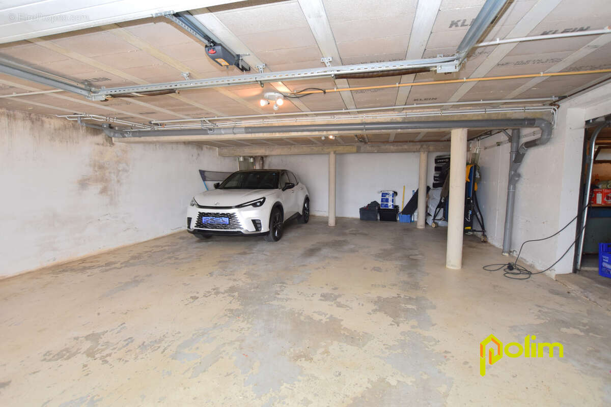 Villa d’exception de 213 m2 avec piscine chauffée et vaste terrain proche accès A31. - photo 10