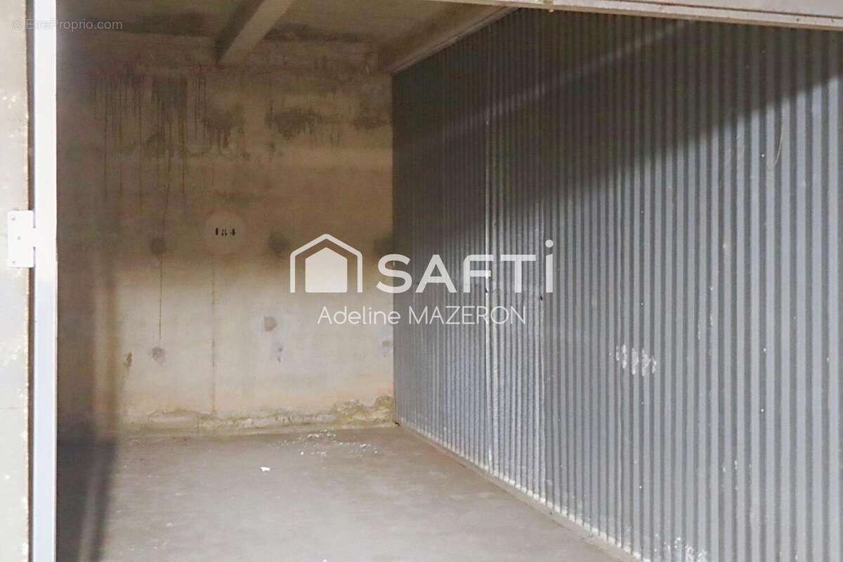 Photo 4 - Parking à HYERES