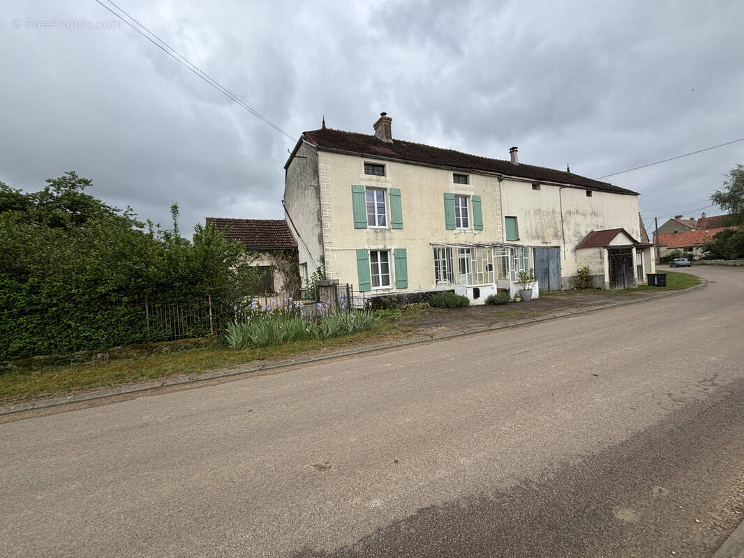 Maison à QUEMIGNY-SUR-SEINE