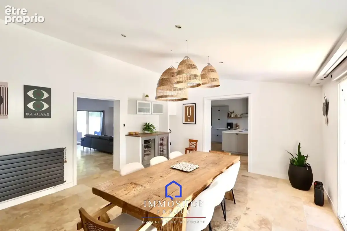 Villa 200m2 T5 - La Salette 13011 Marseille - photo 7
